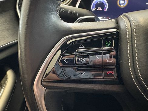 Used 2022 Jeep Grand Cherokee L Overland w/ Luxury Tech Group IV image 12