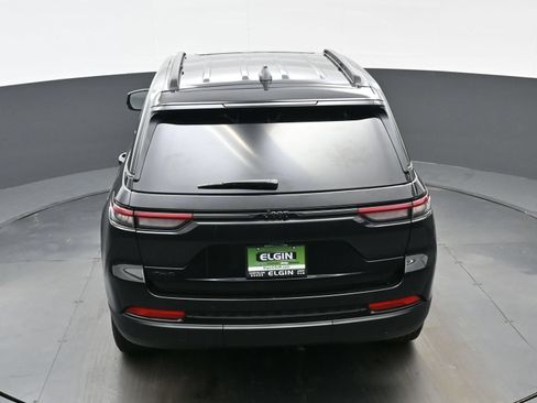 Used 2025 Jeep Grand Cherokee Altitude AWD/4WD image 39
