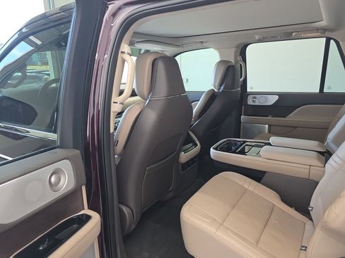 Used 2024 Lincoln Navigator L Reserve image 27