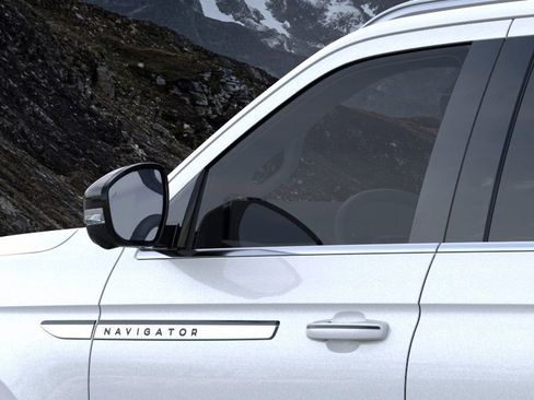 New 2025 Lincoln Navigator Reserve image 20