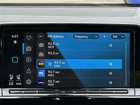 Used 2024 Volkswagen Atlas Cross Sport SE image 11