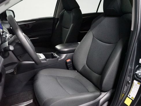 Certified 2025 Toyota RAV4 LE FWD image 25