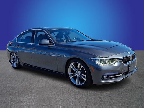 Used 2017 BMW 330i xDrive Sedan w/ Technology Package AWD/4WD image 2