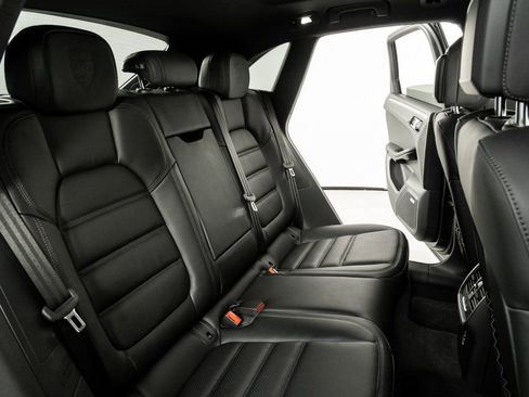 New 2026 Porsche Macan AWD/4WD image 23