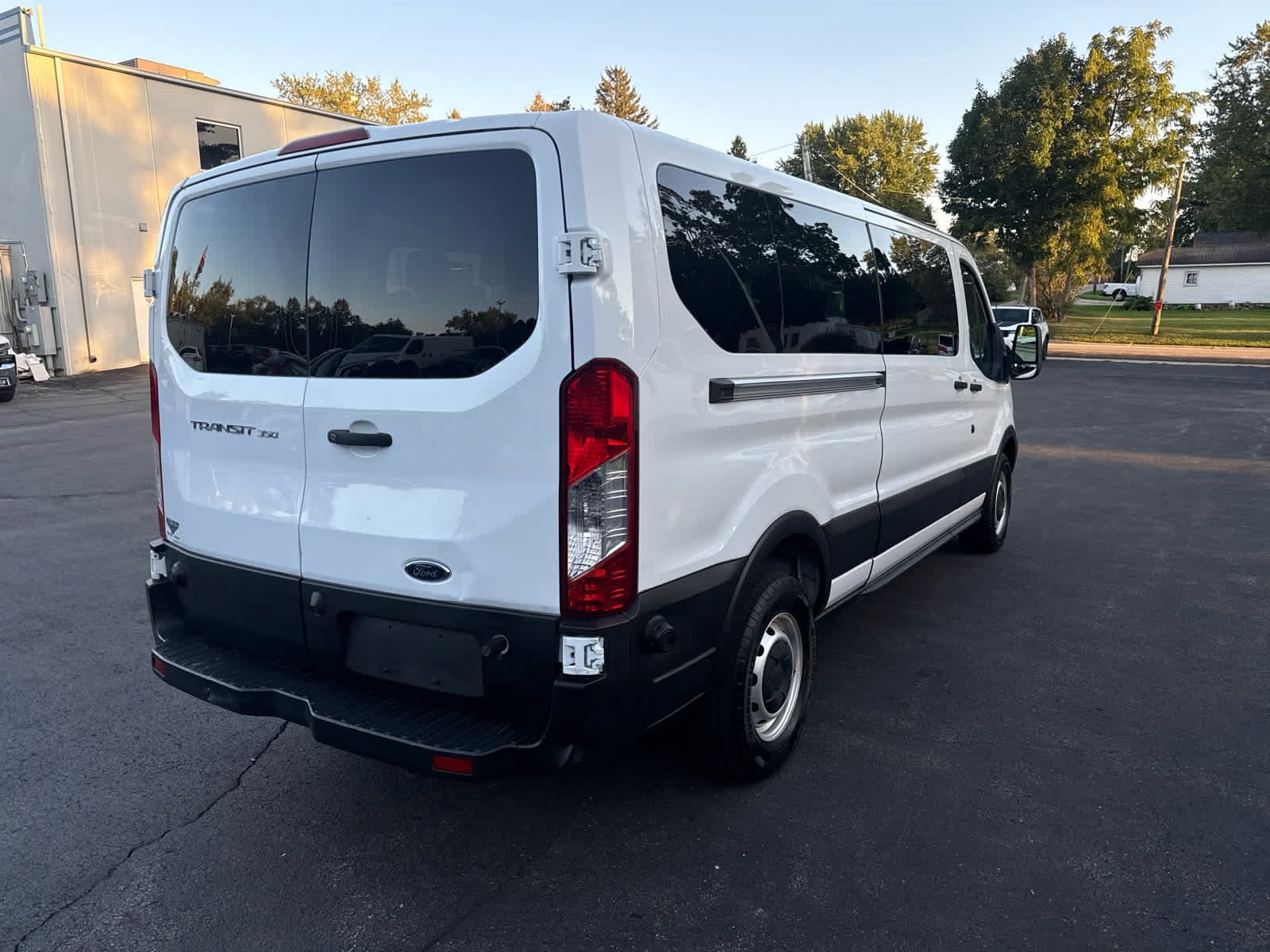 Used 2019 Ford Transit 350 XL RWD image 3