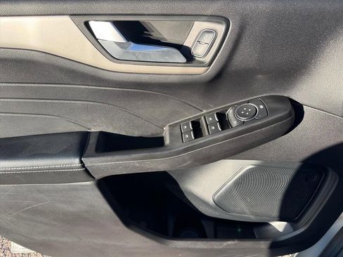 Used 2021 Ford Escape SE w/ Cold Weather Package image 20