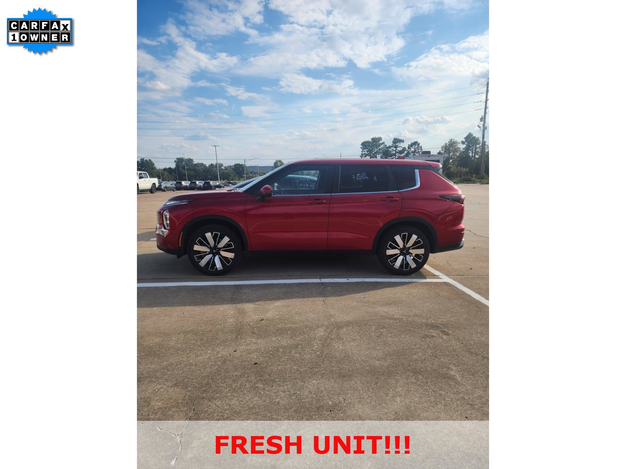 Used 2025 Mitsubishi Outlander SE AWD/4WD image 3