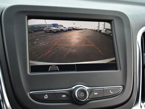 Used 2024 Chevrolet Equinox LT image 13