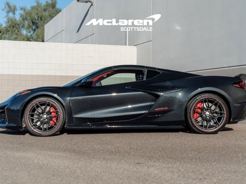 Used 2024 Chevrolet Corvette Z06 image 4