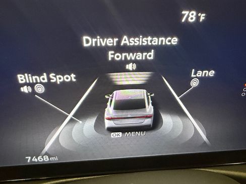 Used 2026 Nissan Sentra SR w/ Floor Mat Package FWD image 38