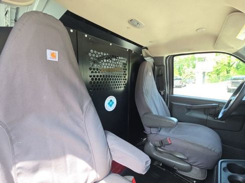 Used 2022 GMC Savana 2500 w/ Driver Convenience Package RWD image 17