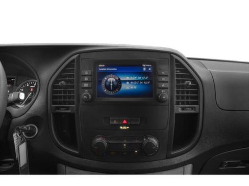 Used 2023 Mercedes-Benz Metris image 10