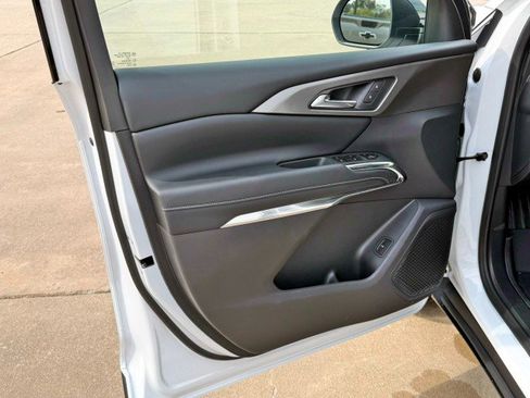 New 2026 Chevrolet Traverse LT w/ Driver Confidence Package image 12