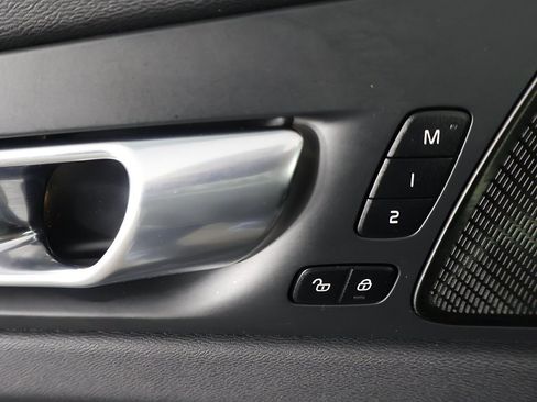 Used 2022 Volvo XC60 B6 Inscription w/ Climate Package image 38