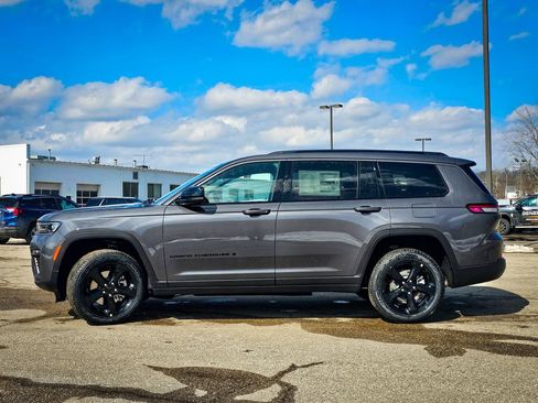 New 2026 Jeep Grand Cherokee L Limited w/ Limited Altitude Package AWD/4WD image 6