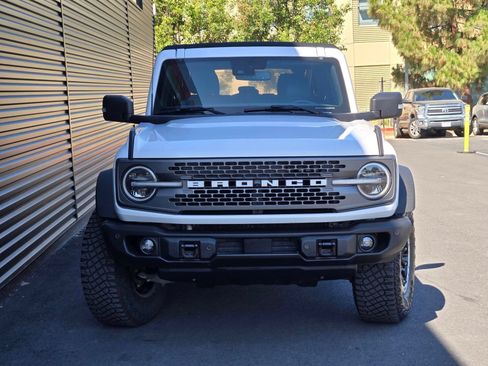Used 2023 Ford Bronco Badlands w/ Sasquatch Package AWD/4WD image 3