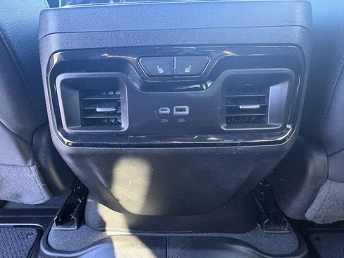 Used 2024 GMC Sierra 2500 AT4 w/ AT4 Premium Plus Package image 14