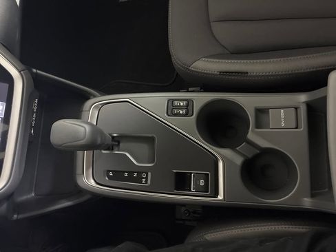 Used 2025 Subaru Crosstrek 2.0i Premium image 17