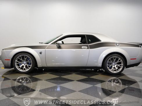 Used 2023 Dodge Challenger SRT Hellcat RWD image 2