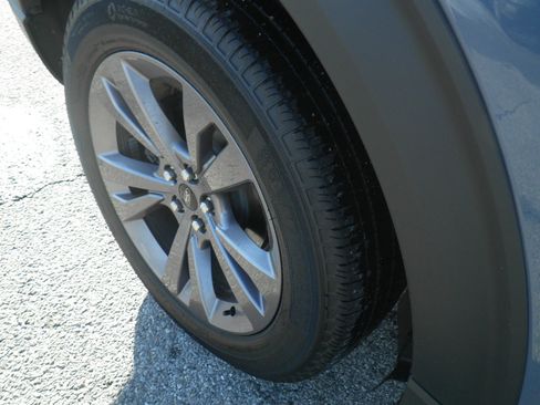 Certified 2025 Ford Explorer Active w/ Active Comfort Package image 8