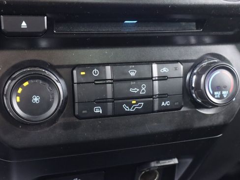 Used 2017 Ford F150 XLT w/ Trailer Tow Package image 23