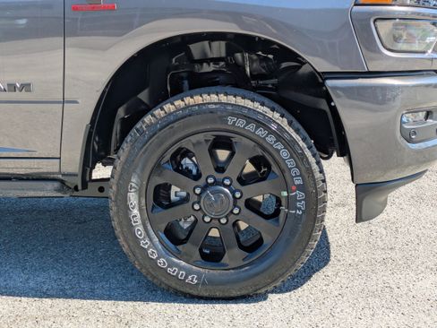 New 2026 RAM 2500 Laramie AWD/4WD image 12