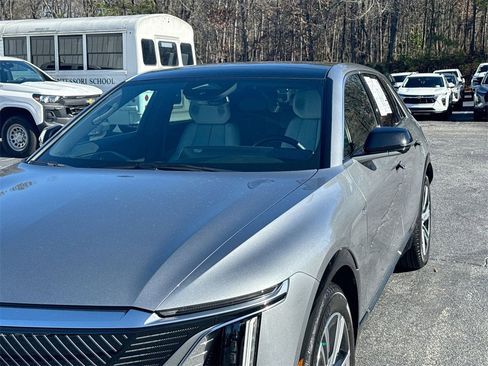 Used 2024 Cadillac Lyriq Luxury image 11