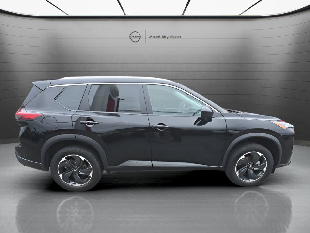 Certified 2025 Nissan Rogue SV w/ SV Premium Package FWD image 3