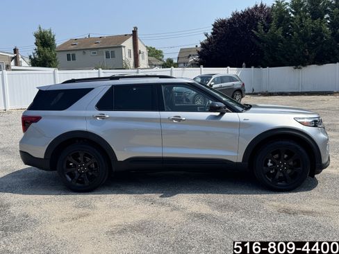 Used 2023 Ford Explorer ST-Line w/ Class IV Trailer Tow Package AWD/4WD image 4