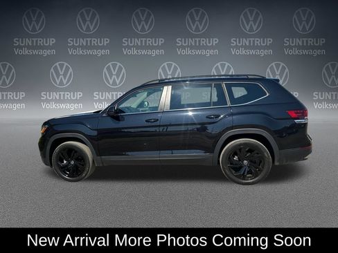Used 2023 Volkswagen Atlas SE w/ Panoramic Sunroof Package FWD image 3