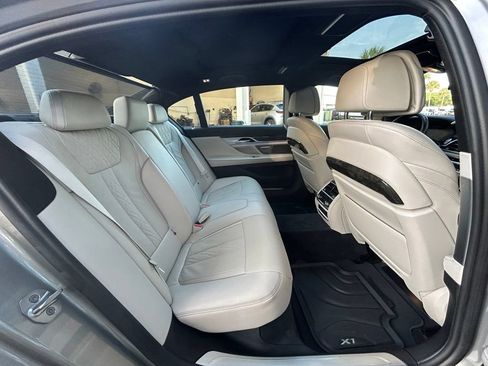 Used 2022 BMW 740i w/ M Sport Package RWD image 31