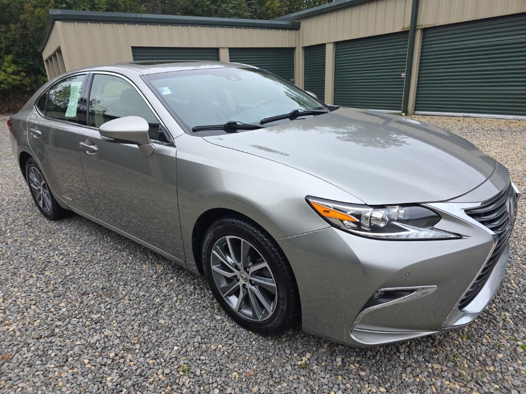 Used 2018 Lexus ES 300h FWD image 10