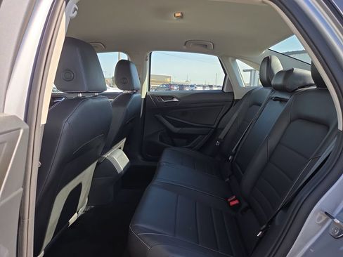 Used 2024 Volkswagen Jetta SE FWD image 13