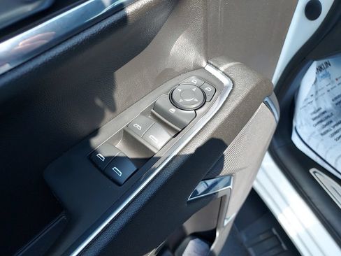 Used 2024 Chevrolet Silverado 1500 LT AWD/4WD image 11