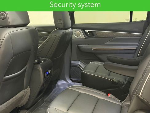 Certified 2025 Buick Enclave Avenir w/ Super Cruise Package AWD/4WD image 32