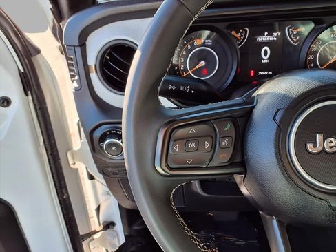 Used 2025 Jeep Wrangler Sport S image 11