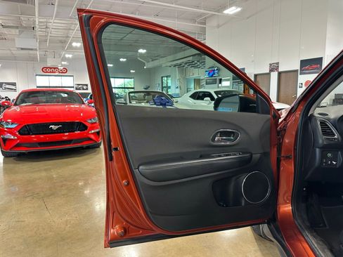 Used 2019 Honda HR-V EX image 11