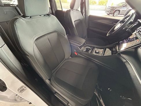 Used 2025 Jeep Grand Cherokee Laredo image 37