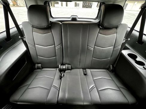 Used 2018 Cadillac Escalade ESV Luxury image 28