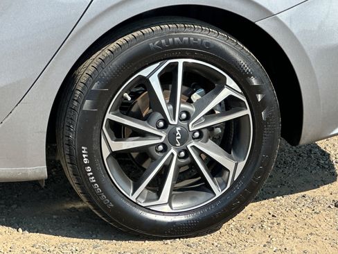 Used 2024 Kia Forte LXS FWD image 24