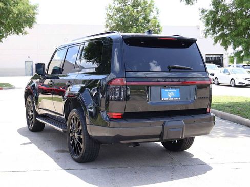 Used 2025 Lexus GX 550 w/ Accessory Package (2T) AWD/4WD image 4