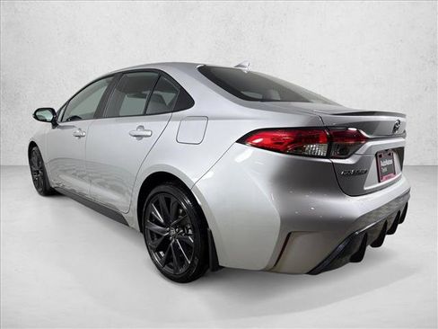 Used 2024 Toyota Corolla SE FWD image 5