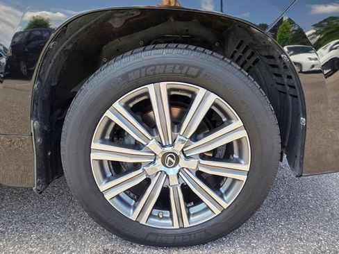 Used 2017 Lexus LX 570 4WD w/ Luxury Package image 24