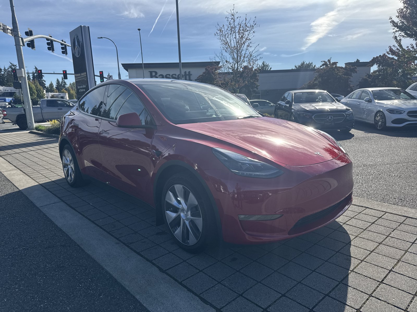 Used 2023 Tesla Model Y Long Range AWD/4WD image 3