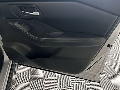 Certified 2024 Nissan Rogue SV AWD/4WD image 32