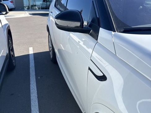 Used 2020 Land Rover Discovery Sport SE R-Dynamic image 3