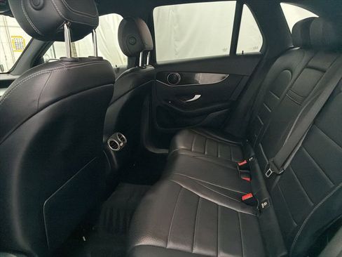 Used 2019 Mercedes-Benz GLC 300 4MATIC image 19
