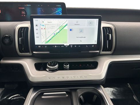 Used 2025 Ford Expedition Active image 12