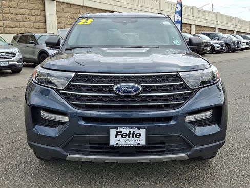 Used 2023 Ford Explorer XLT w/ Equipment Group 202A AWD/4WD image 2