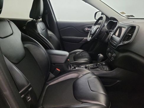 Used 2019 Jeep Cherokee Latitude Plus w/ Cold Weather Group image 21